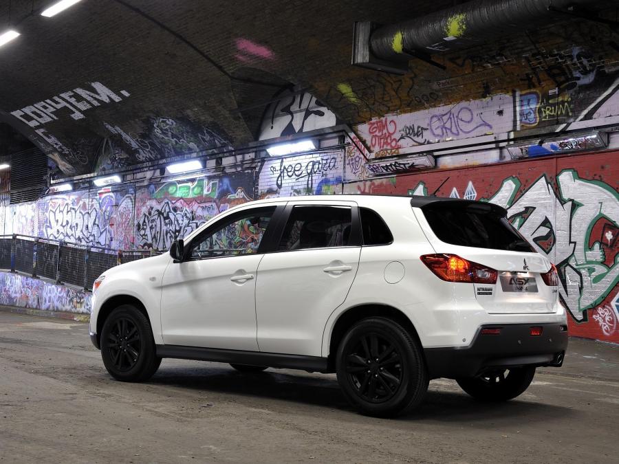  Mitsubishi ASX Black 2011 года  (фото 5 из 15)